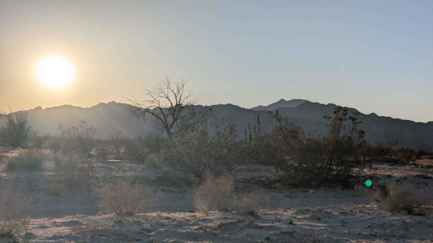 Via de Acceso al Poste de Energia