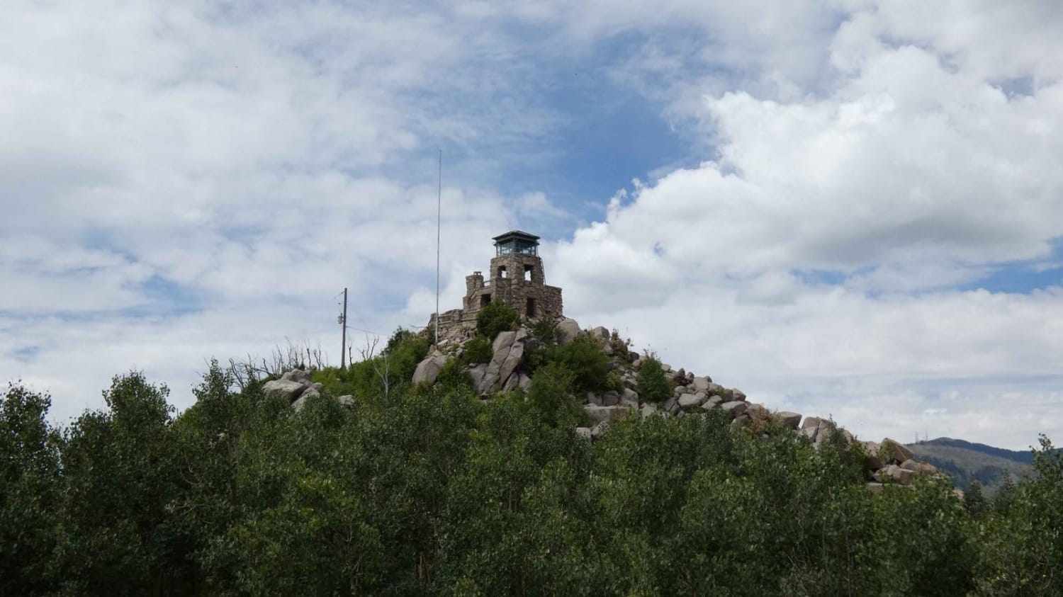 Monjeau Peak Lookout