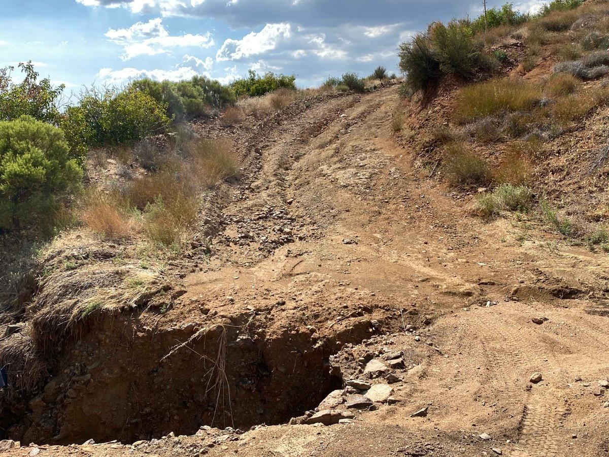 Laguna Hanson to El Compadre trail photo