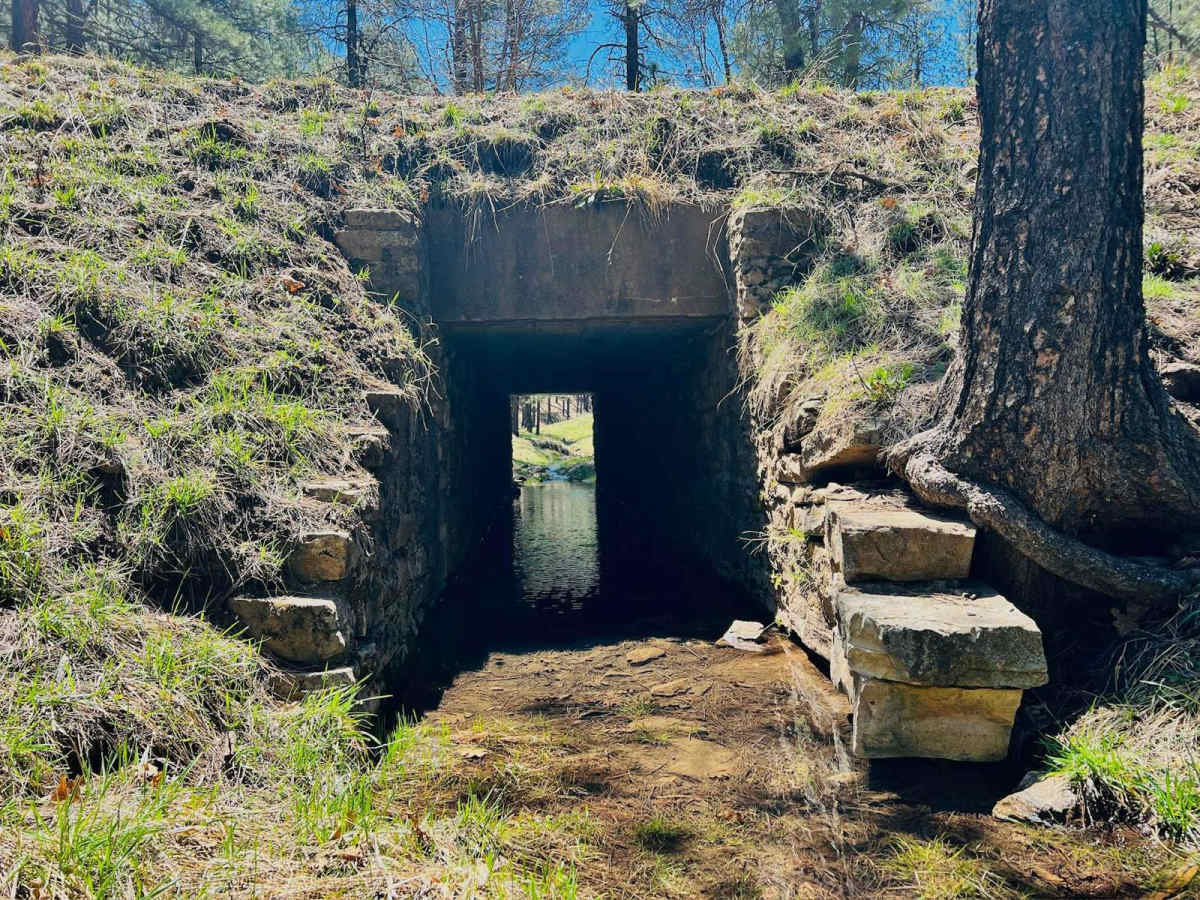 Pivot Rock Canyon photo 2