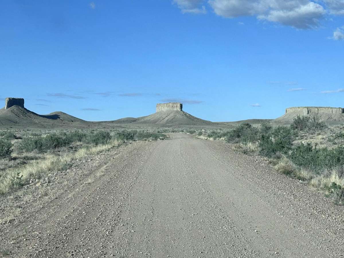 East Mounds Road trail photo