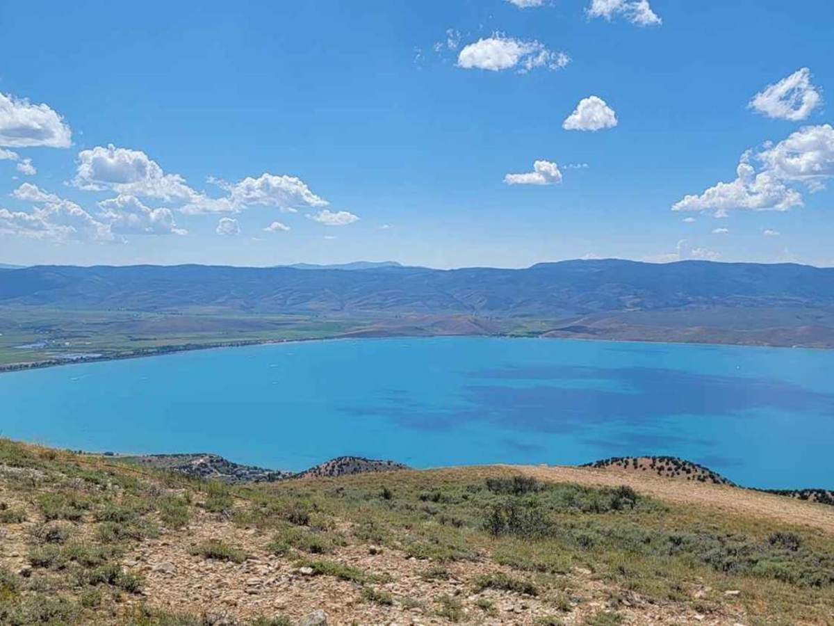 East Bear Lake Overlook trail photo