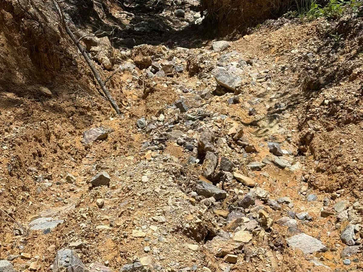 H13 Rock & A Hard Spot photo 3