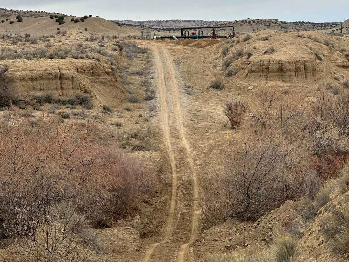 North Pipeline Road trail photo