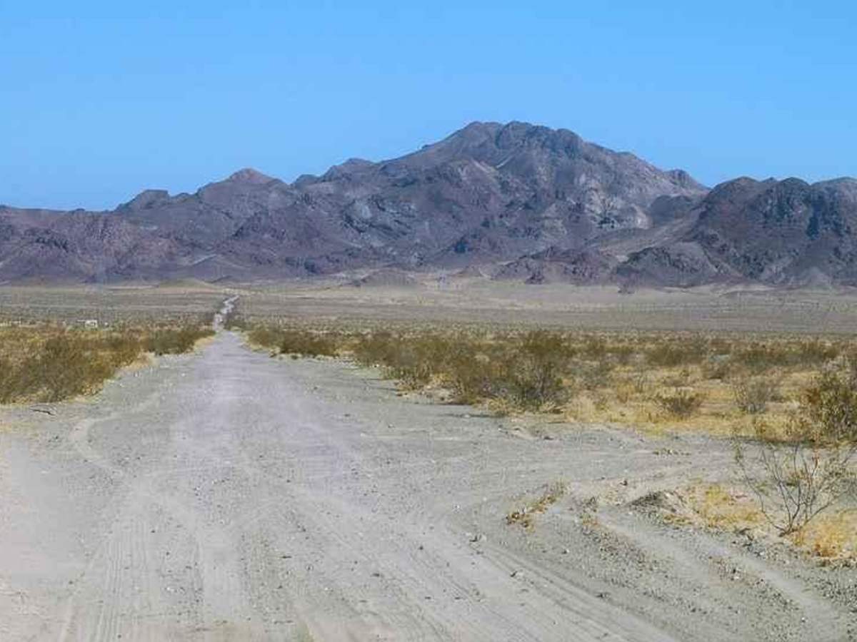 Afton Canyon to the Mojave Megaphone photo 5