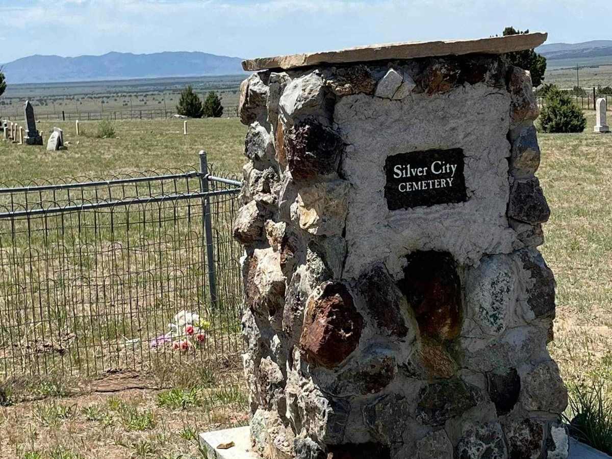 Cemetery Loop photo 2