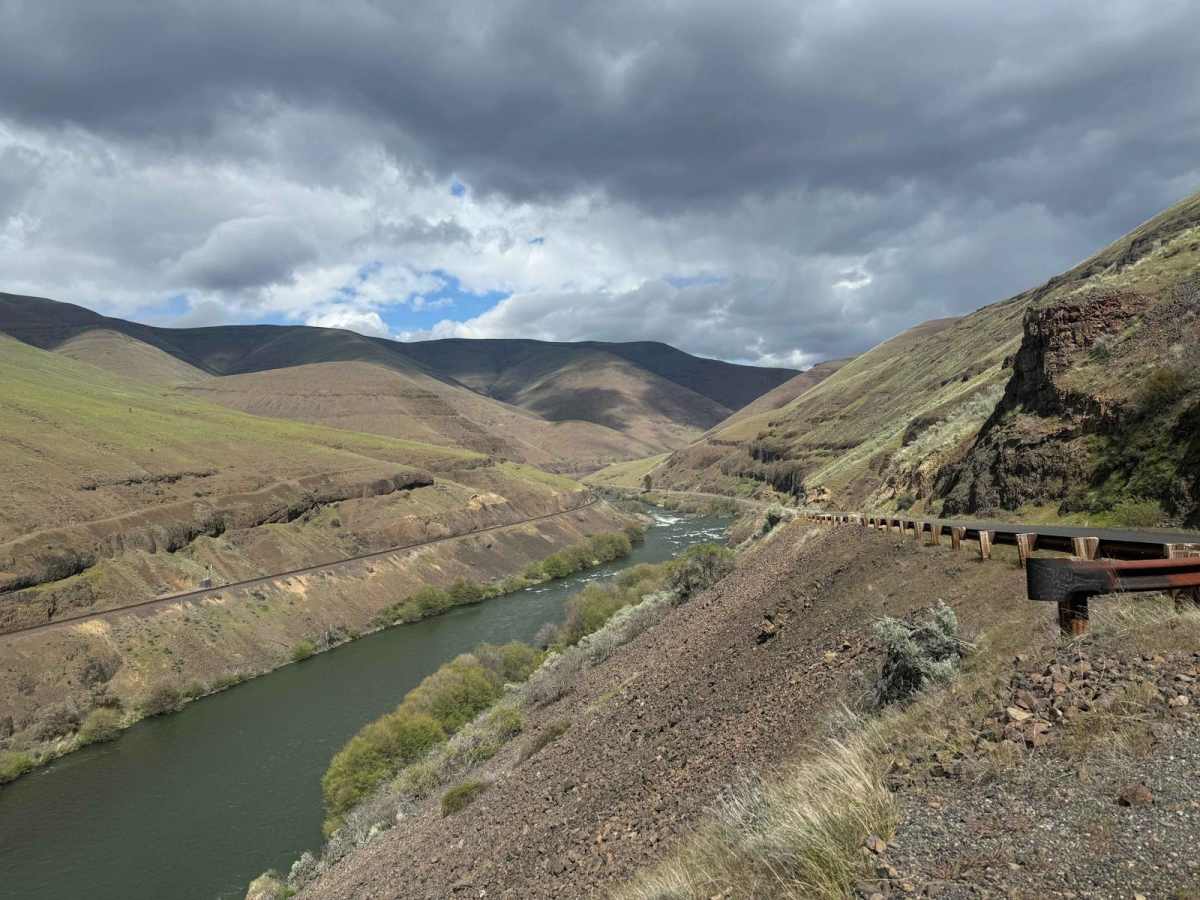 Lower Deschutes River Access Road photo 3