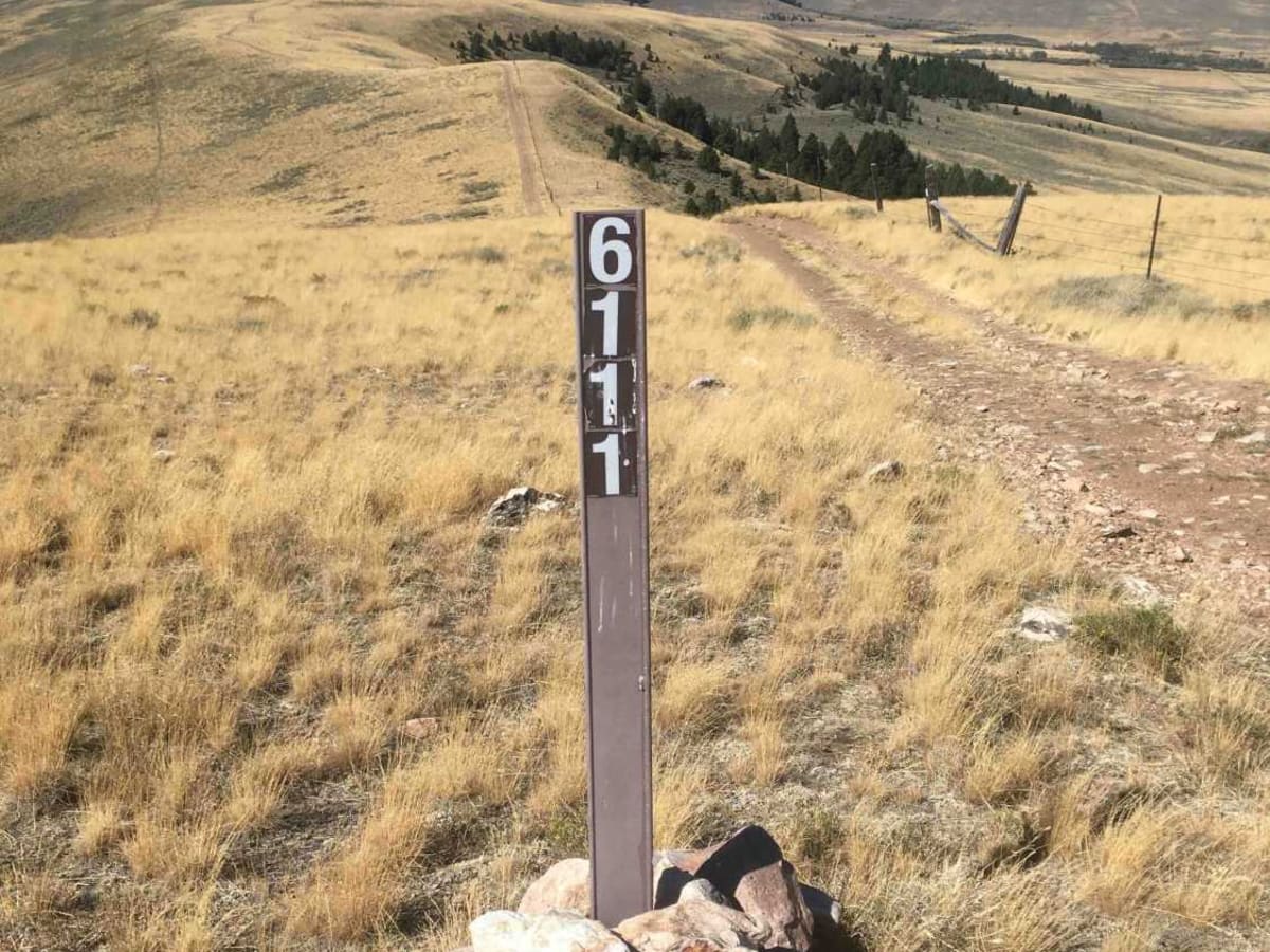 Deadman Pass trail photo