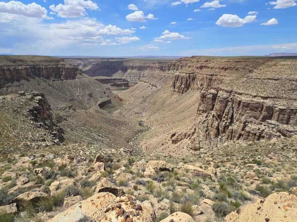 Gunsight Canyon Overlook -BLM179-180 trail photo