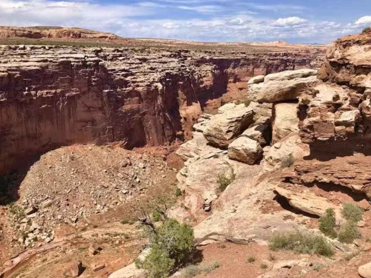 Deadman Springs trail photo