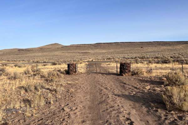 Entrance to Burnt Flat Road