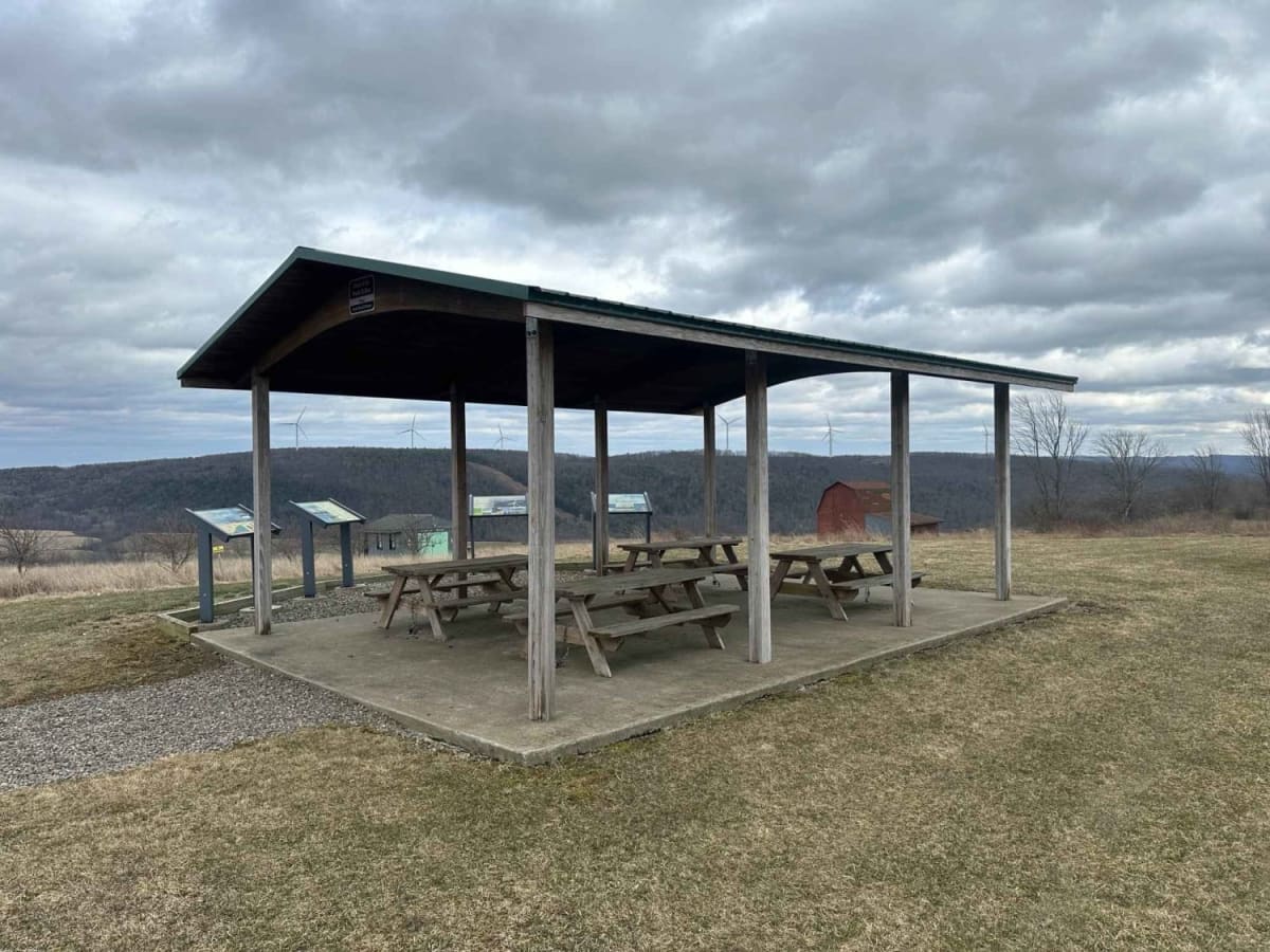 Spencer Hill Road trail photo
