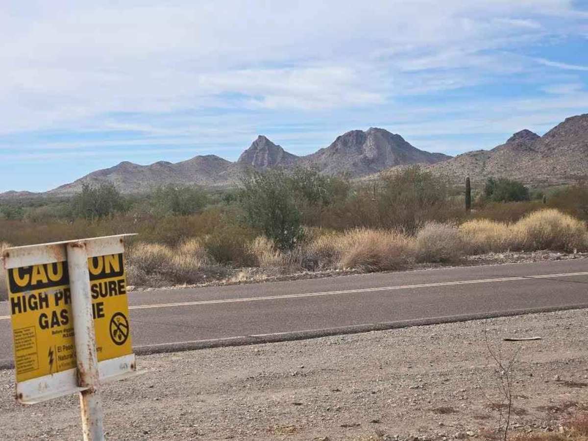 Pipeline to I-10 trail photo