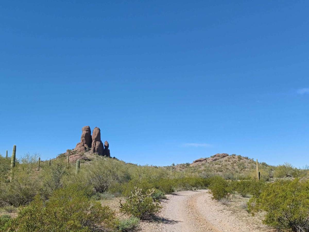 Locomotive Rock trail photo