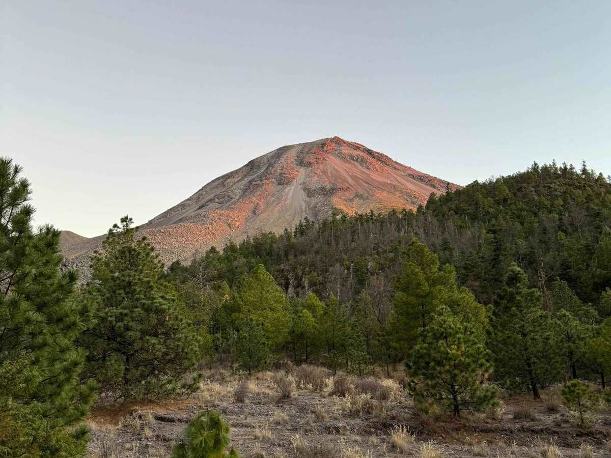 Playon del Volcan de Colima trail photo