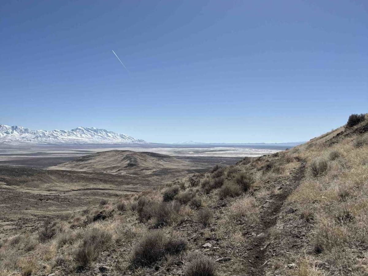 West Magic Mountain trail photo
