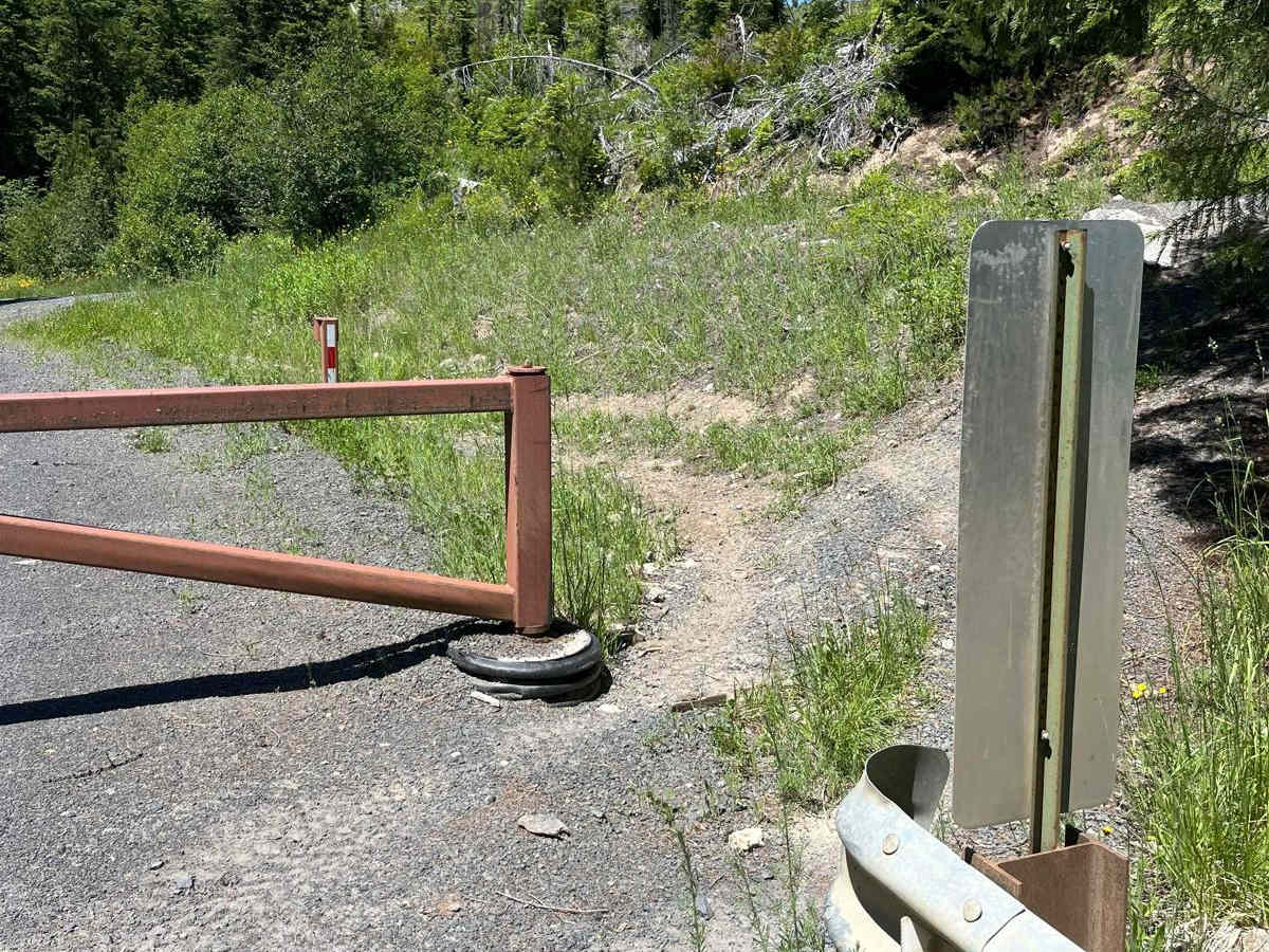 East Fork Rd - Perkins-Morris Grove trail photo
