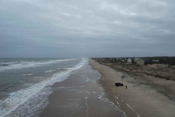 NC12 - Carova 4x4 Beach