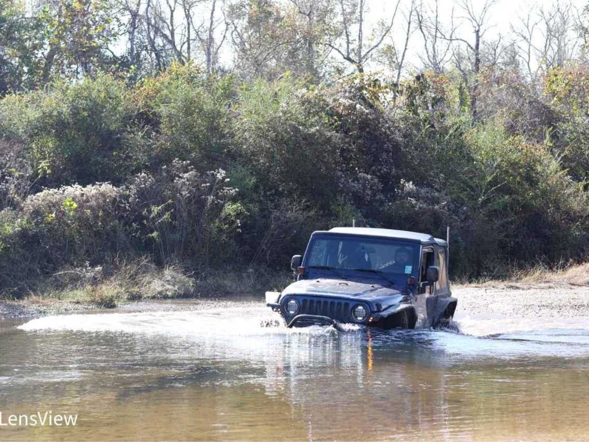 Silver Creek Crossings trail photo