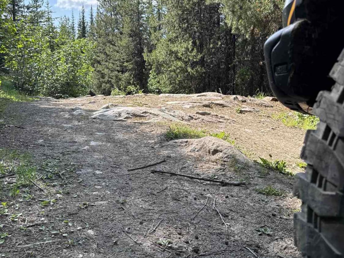 Min Lake Road photo 3