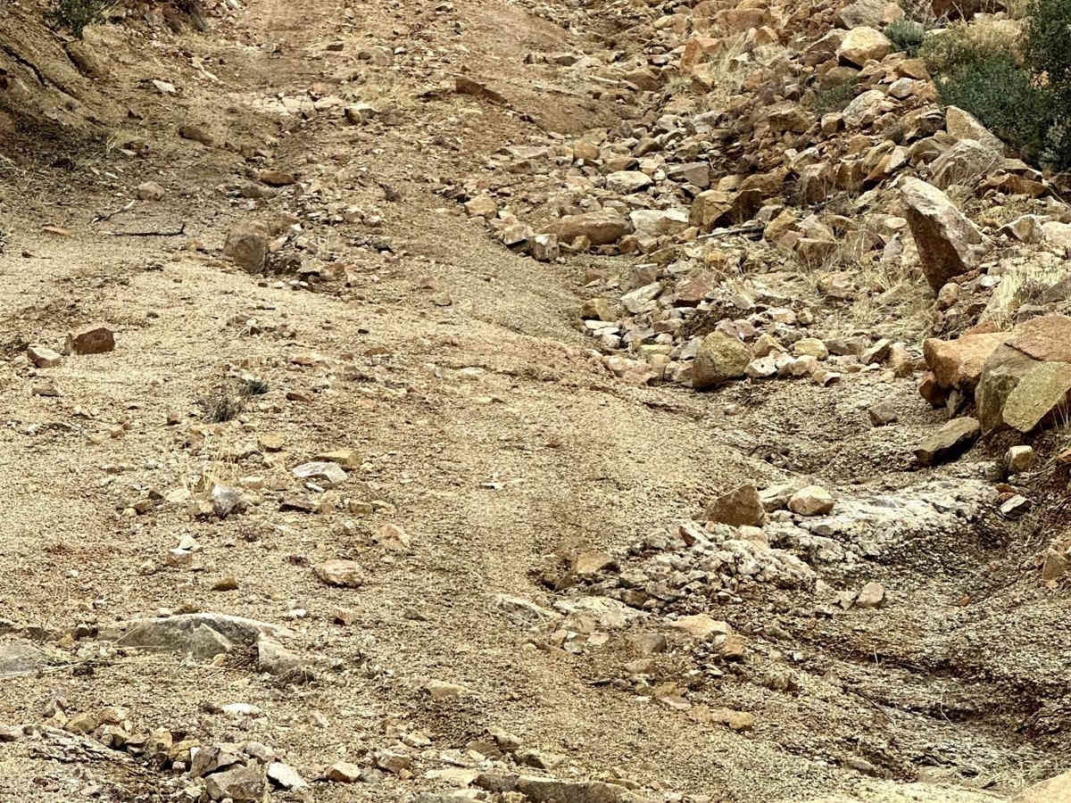 Aquarius Cliffs Trail photo 5
