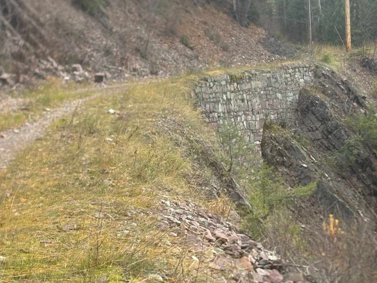 Old Highway 2 photo 3