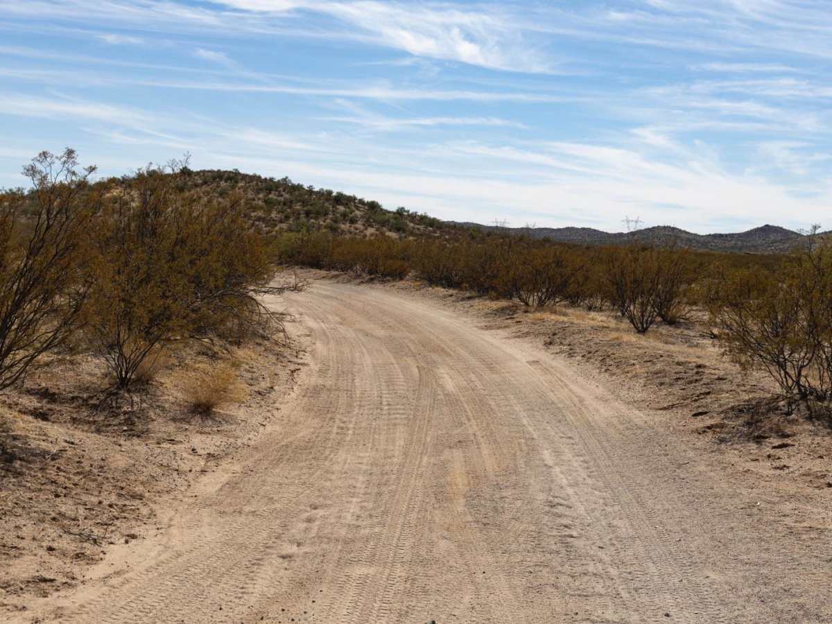 North Effus Ranch Road trail photo