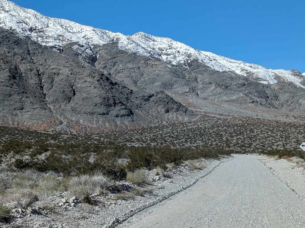 Death Valley/Big Pine Road East photo 6