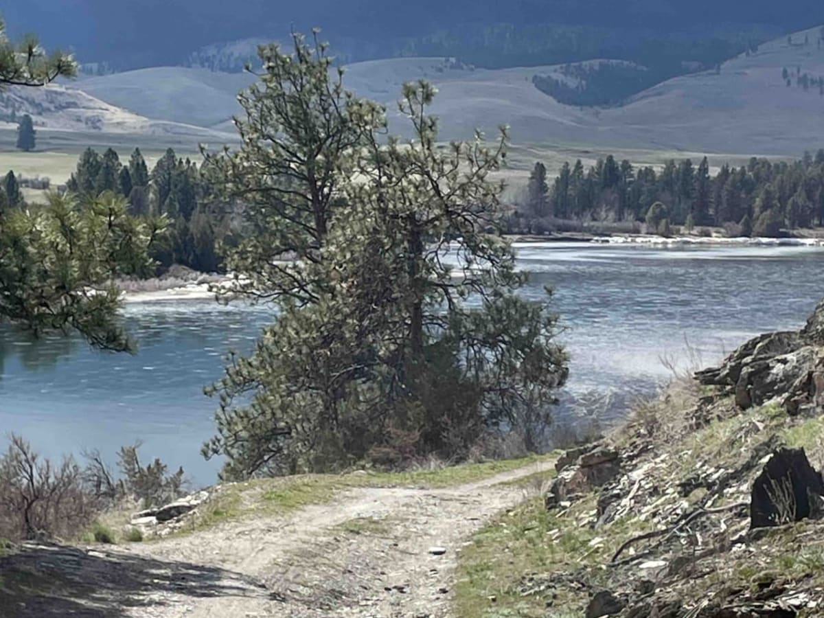 Sloan's Bridge to Old Ferry Basin Crossing trail photo