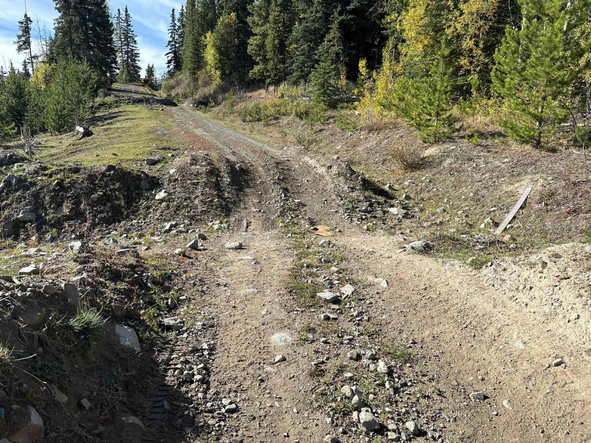 Face Lake Road trail photo
