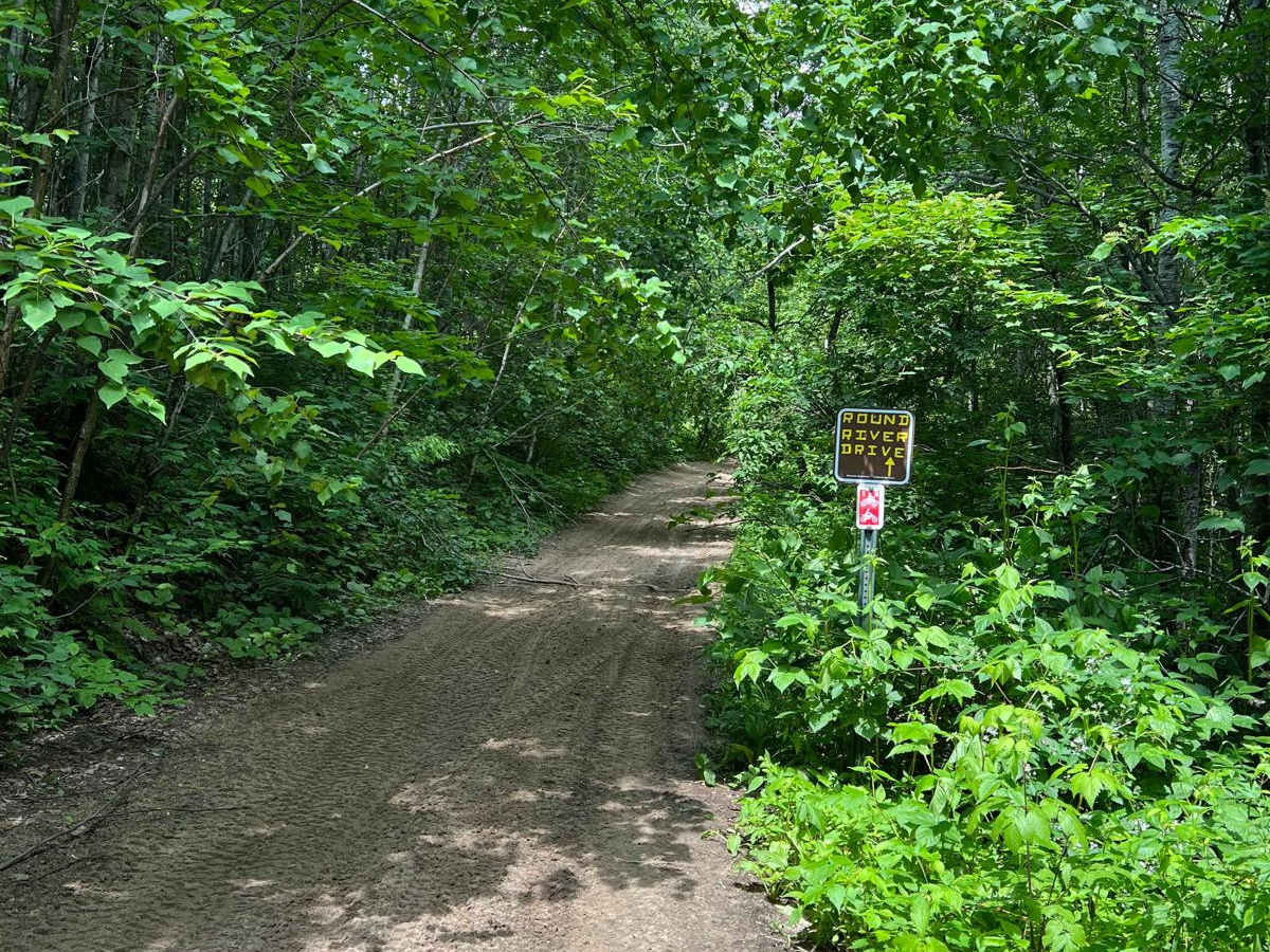 Round River Drive Western Loop Cut Through trail photo