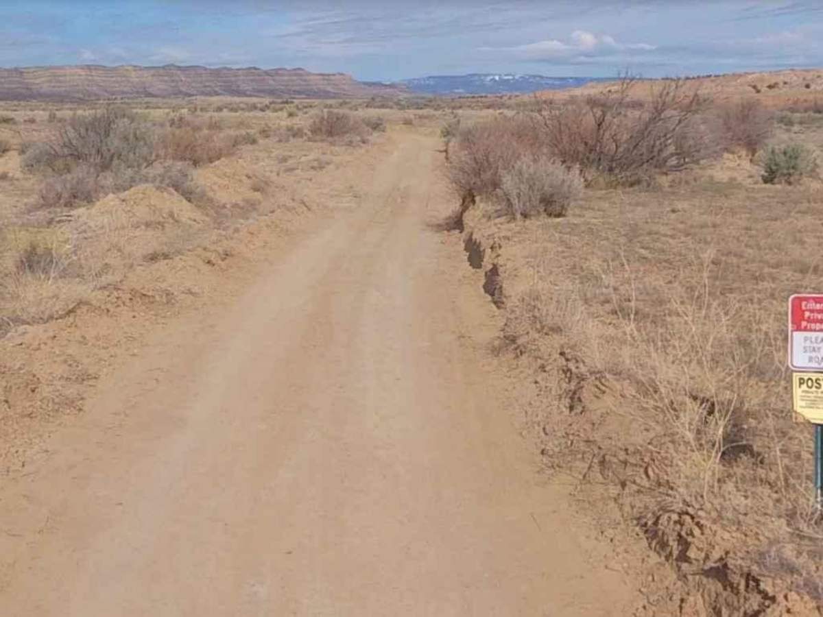 Cedar Wash Road-BLM210 photo 3