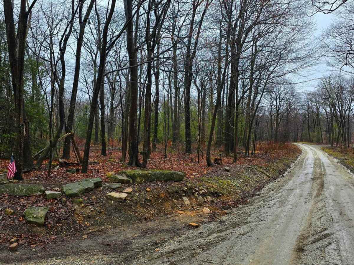 3 Square Hollow Road photo 6
