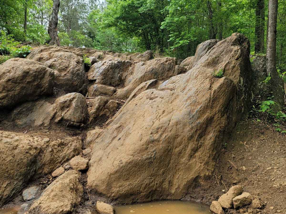 V Notch trail photo