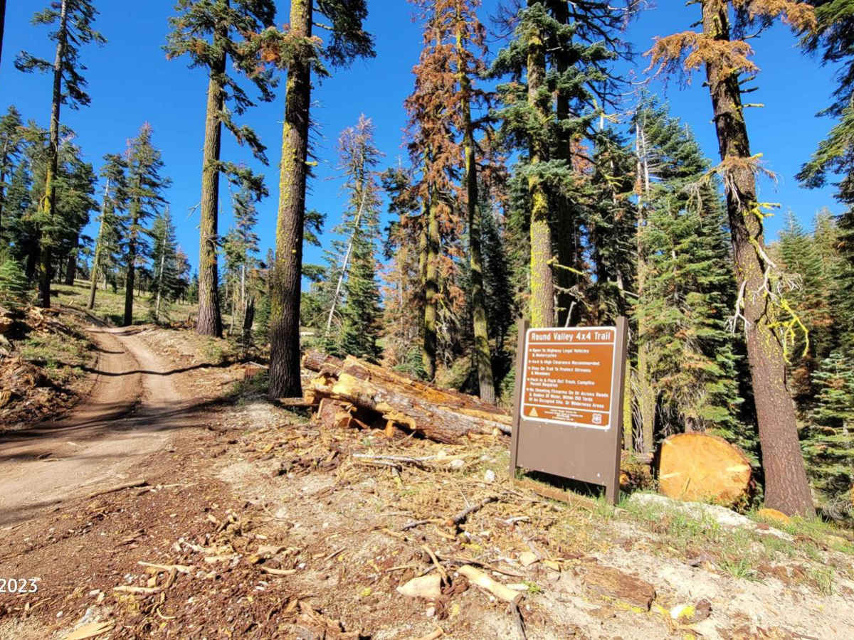 Round Valley 4WD Trail photo 2