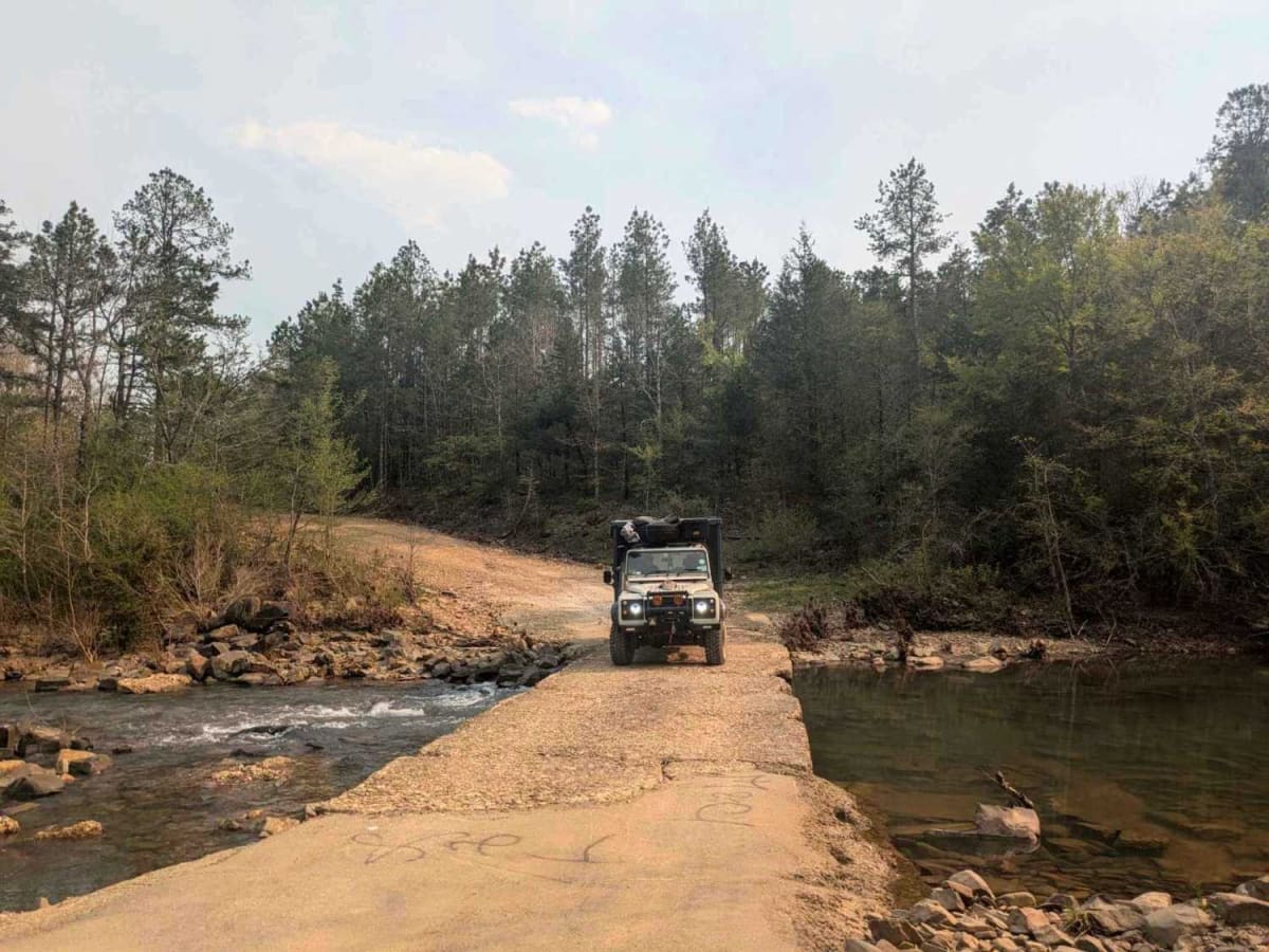 Lim Due Road trail photo