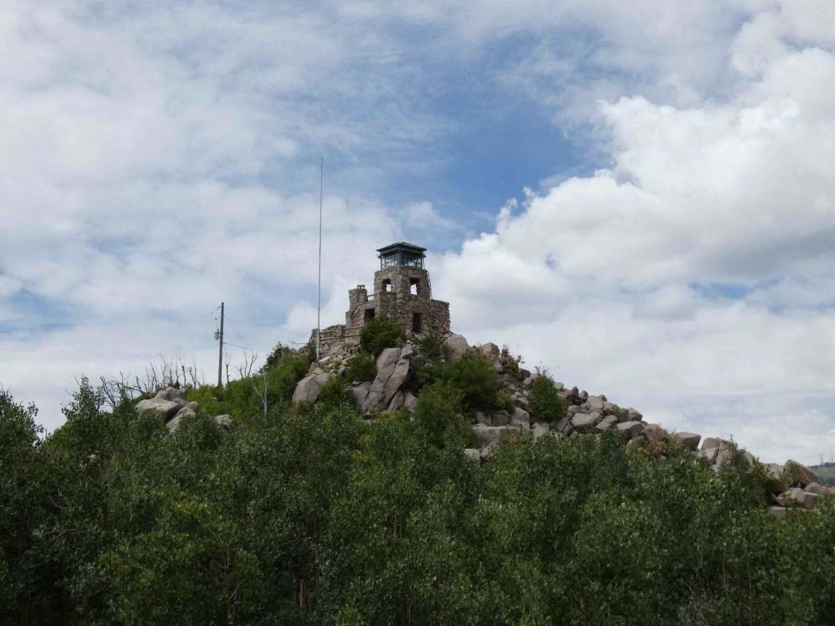 Monjeau Peak Lookout trail photo