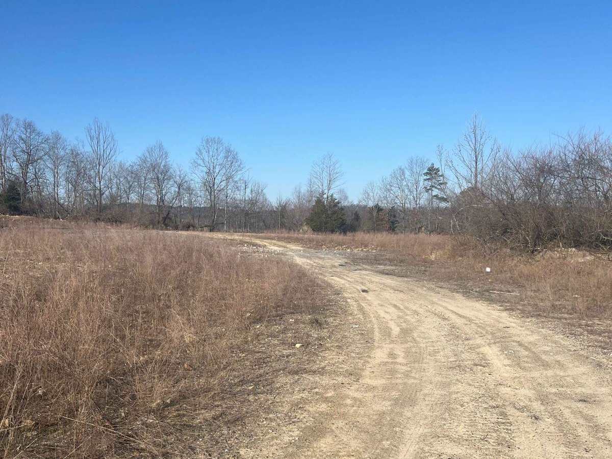 Trail 33 photo 2