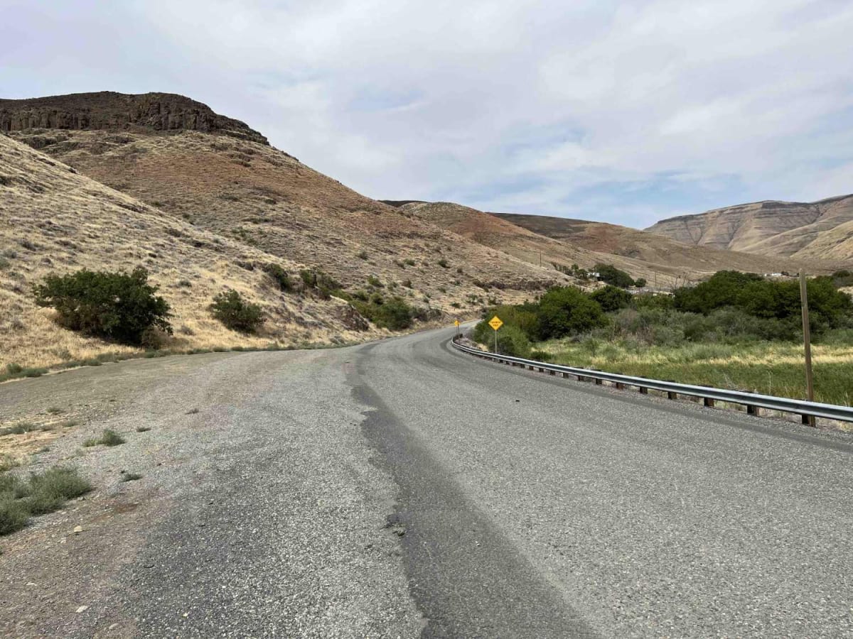 Steptoe Canyon Road trail photo