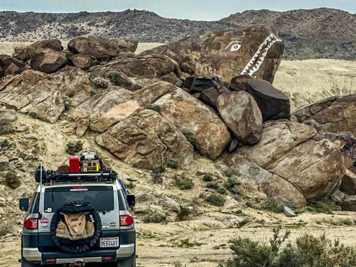 Fish Head Rocks to Trona Pinnacles photo 2