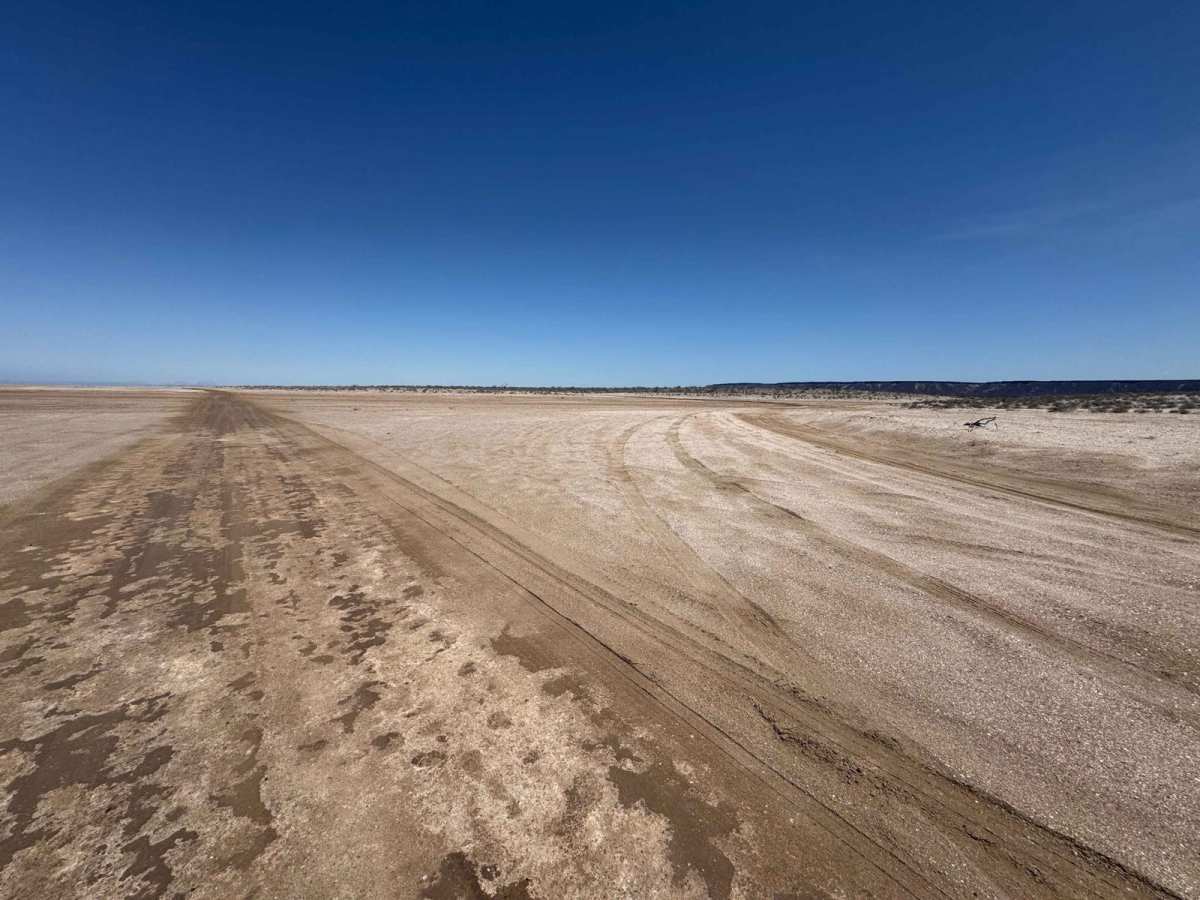 Low Route Salt Flats photo 2