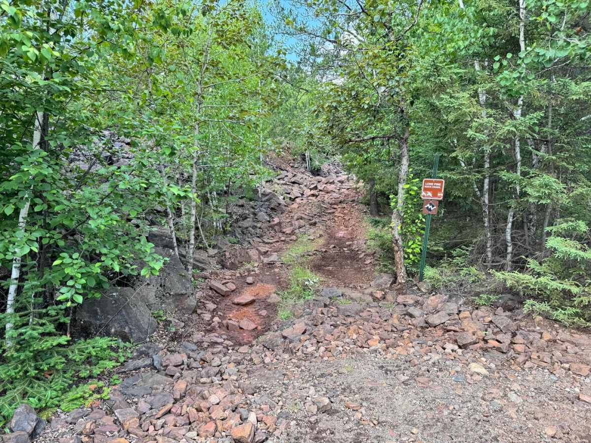 Lone Pine Rock Crawl trail photo