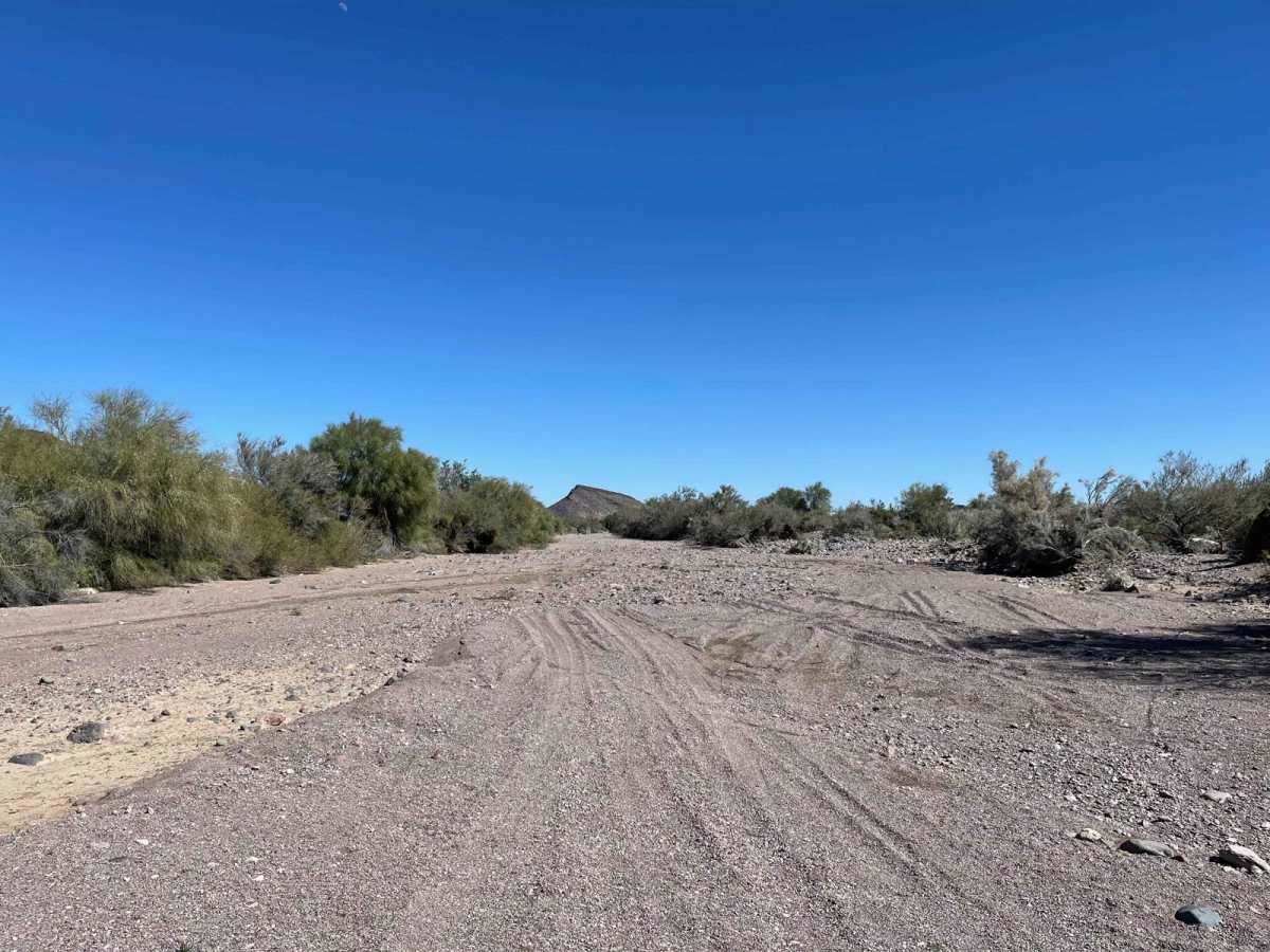 Middle Red Raven Wash photo 3