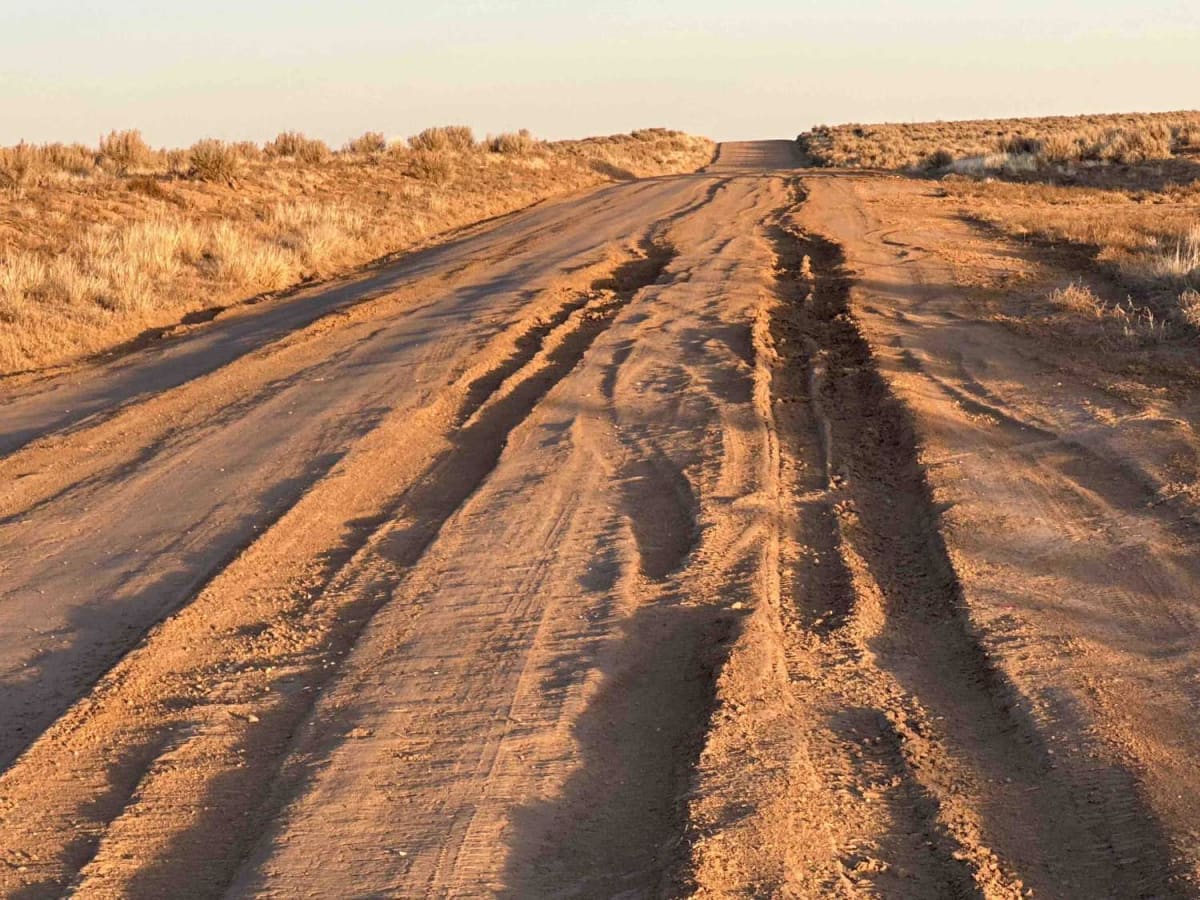 Jacquez Canyon Road trail photo