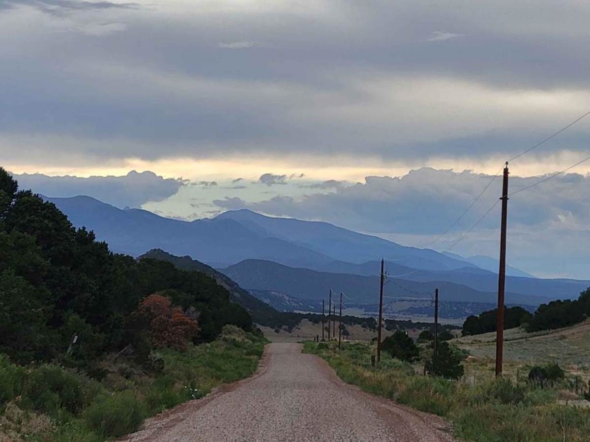 Medano's Back Door trail photo