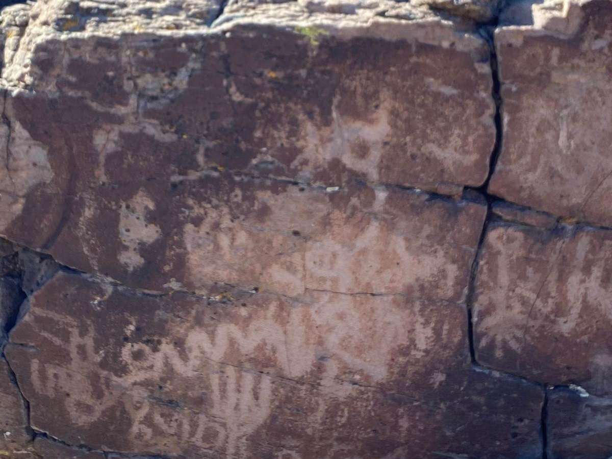 Spanish Springs Petroglyphs trail photo