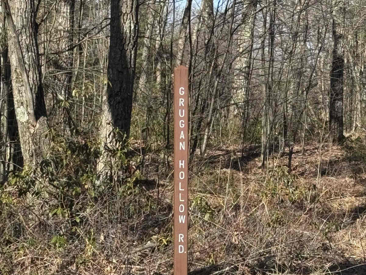 Grugan Hollow Road trail photo