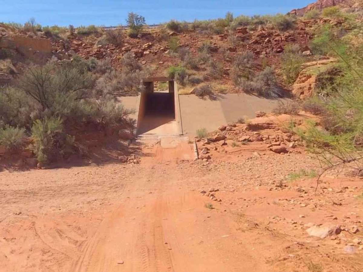 Short Canyon Road photo 2