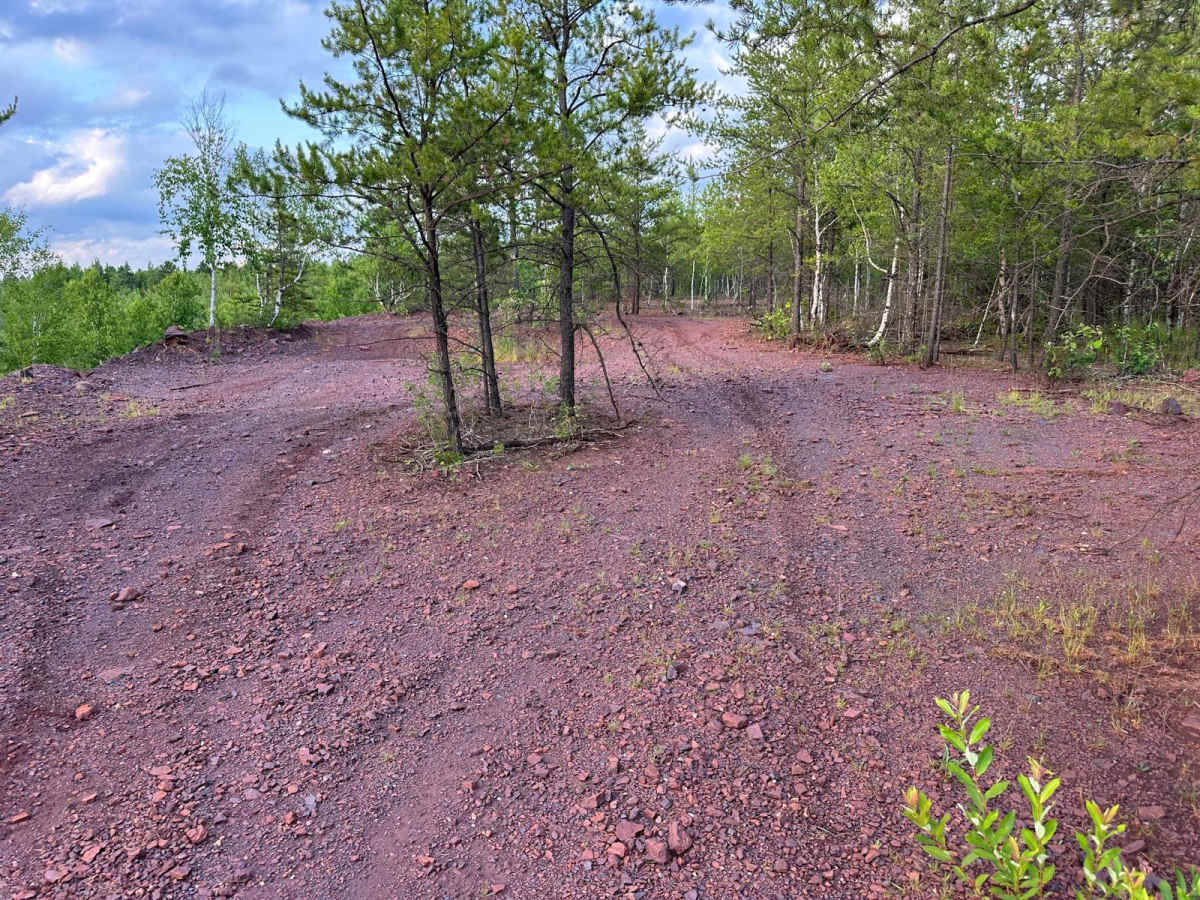 Upper Red Hills East photo 3