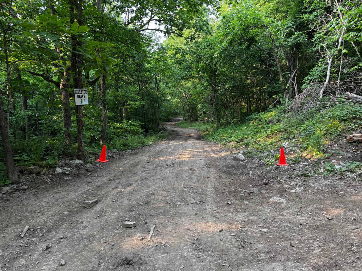 Hillside Drive 142 trail photo